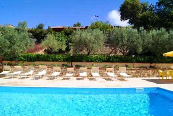 Bed and Breakfast Casale Degli Ulivi Prestige Altavilla Silentina Exterior foto